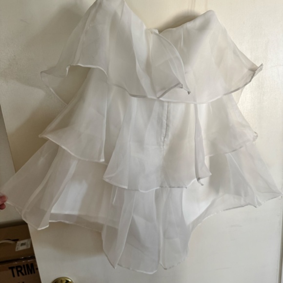 White Ruffled Strapless Romper - Picture 5 of 7